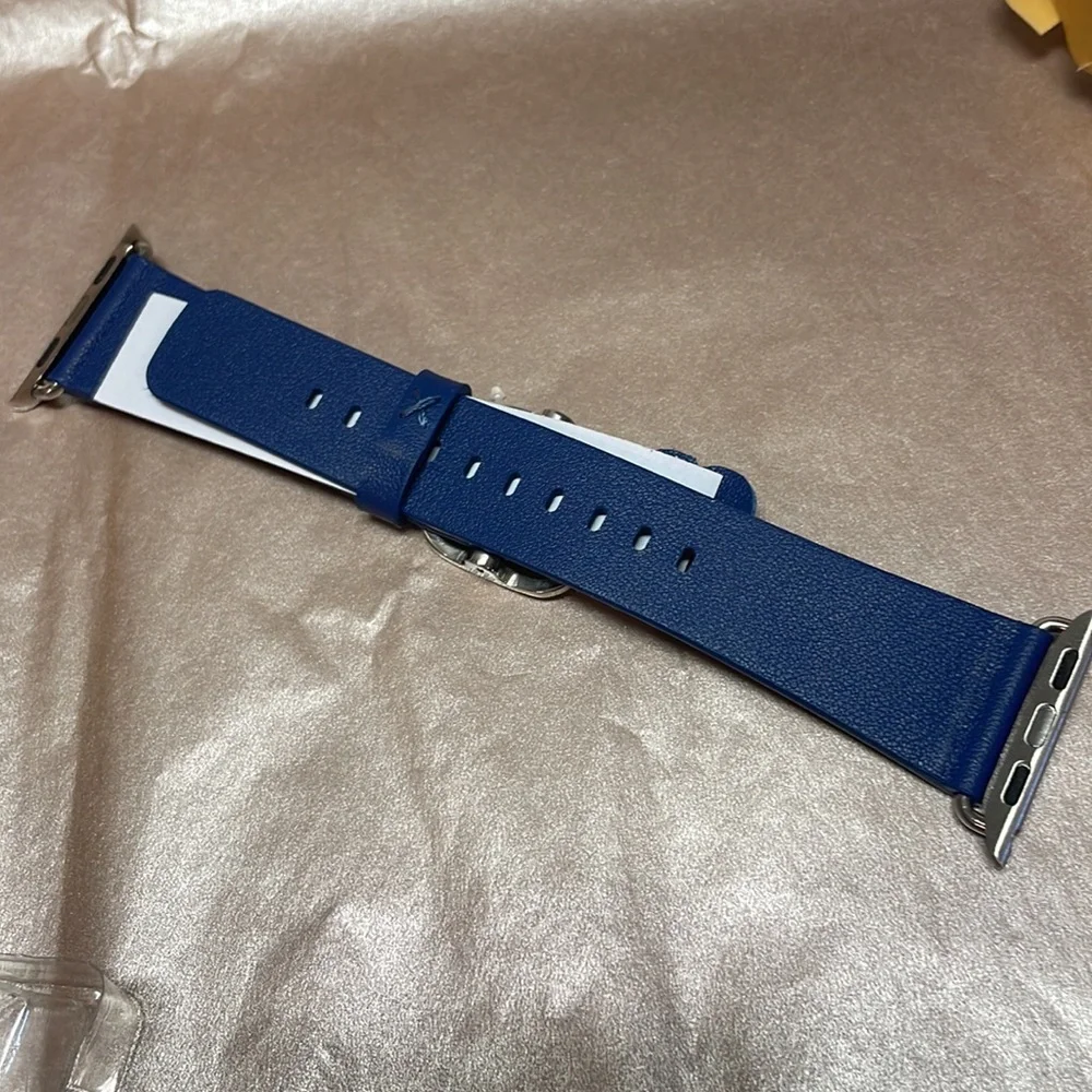 NIB Eyamumo Genuine Leather Smart Watch Buckle Band Compatible With Series 1-7